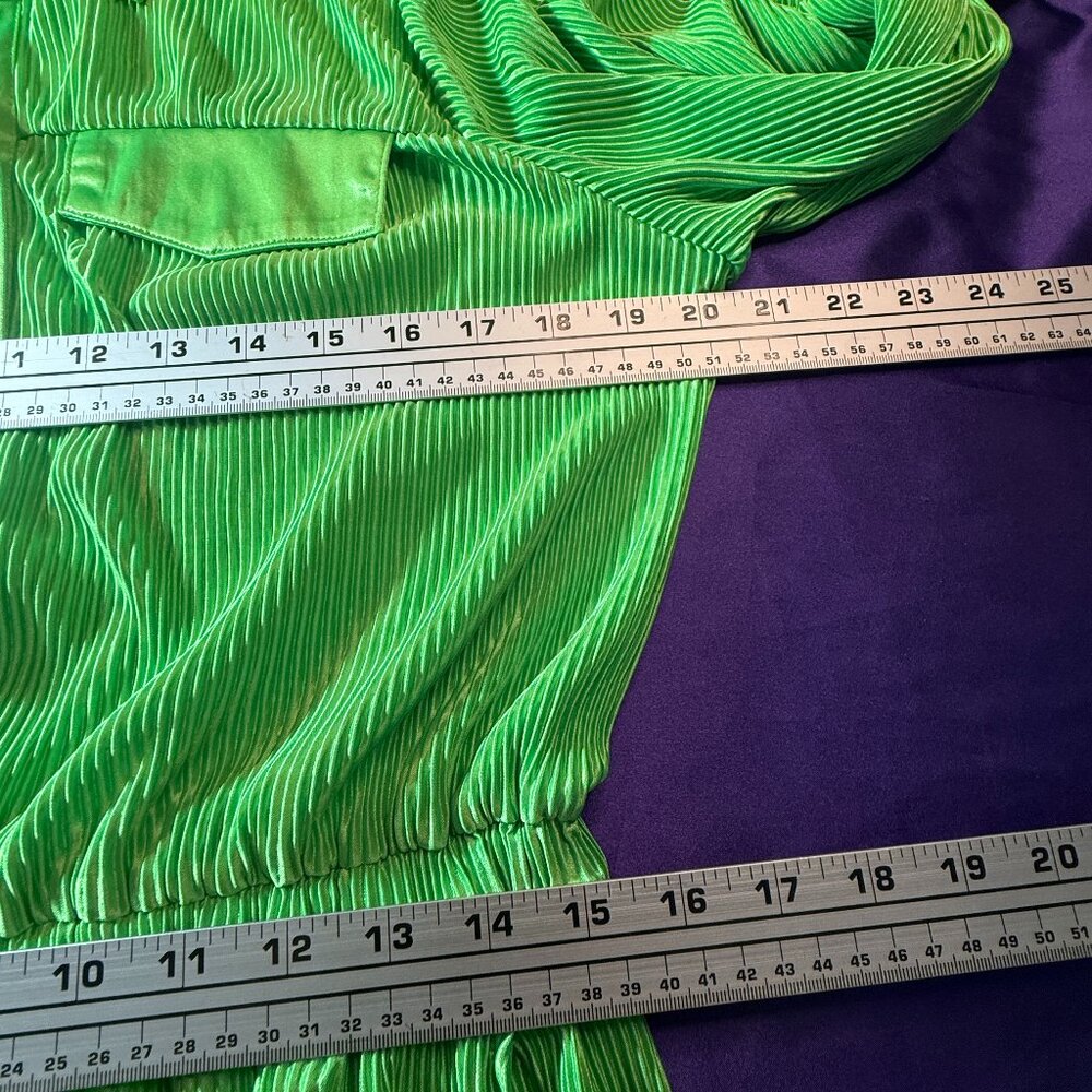 New 📌Blue B Accordion Pleated Kelly Green Long Sleeves Elastic Waist Romper - Picture 13 of 16